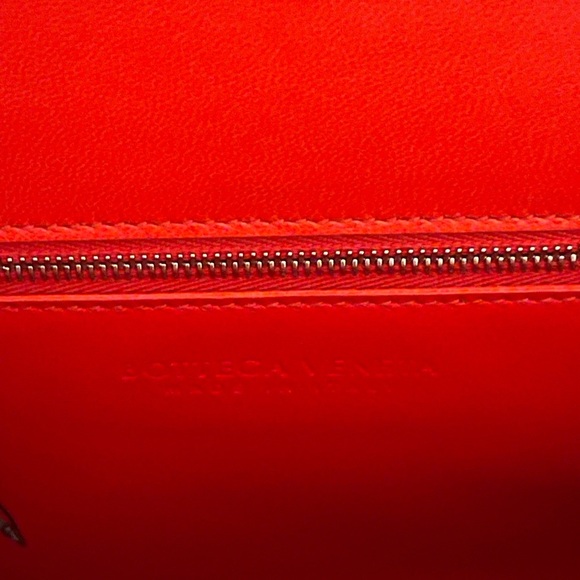 Bottega Veneta Red Clip Crossbody Bag - Picture 4 of 7